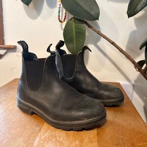 Blundstones Women’s Pull on Boot Black SZ 8.5 PRE-OWNED